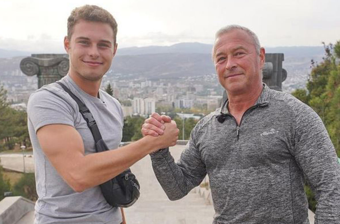 Adam Zdrojkowski z tatą odpadli z Azja Express