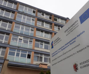 Stary budynek szpitala na Bielanach do wyburzenia