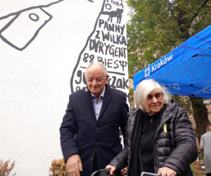Nowy mural w Krakowie na cześć Andrzeja Wajdy. Żona reżysera nie kryje zachwytu