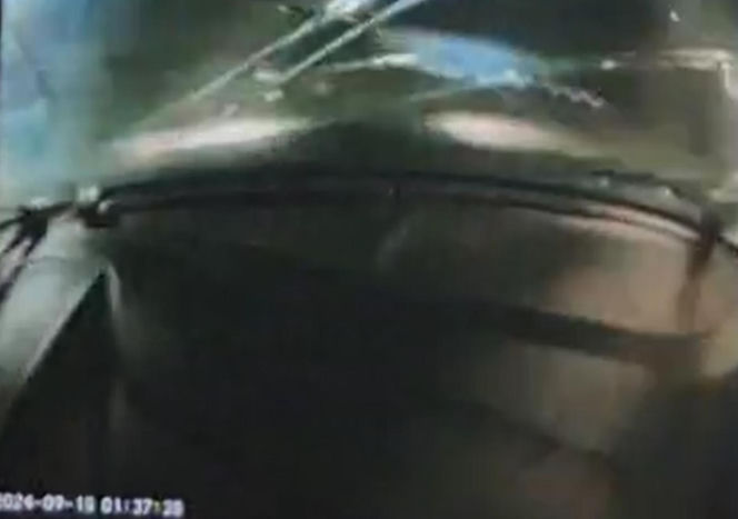 Wypadek na Trasie Łazienkowskiej - nagranie z momentu uderzenia