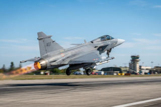 Węgierski Gripen rozbił się w Szolnok. Ta sama maszyna niedawno latała na pokazach w Lesznie