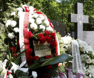 Monika Olejnik na pogrzebie senatora Piesiewicza. Towarzyszył jej ukochany