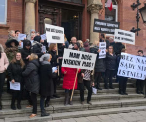 Protest pracowników szczecińskiego sądu