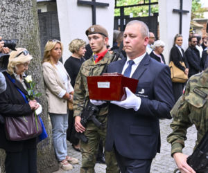 Oni pamiętali o Janie Fryczu. Biało-czerwone wieńce