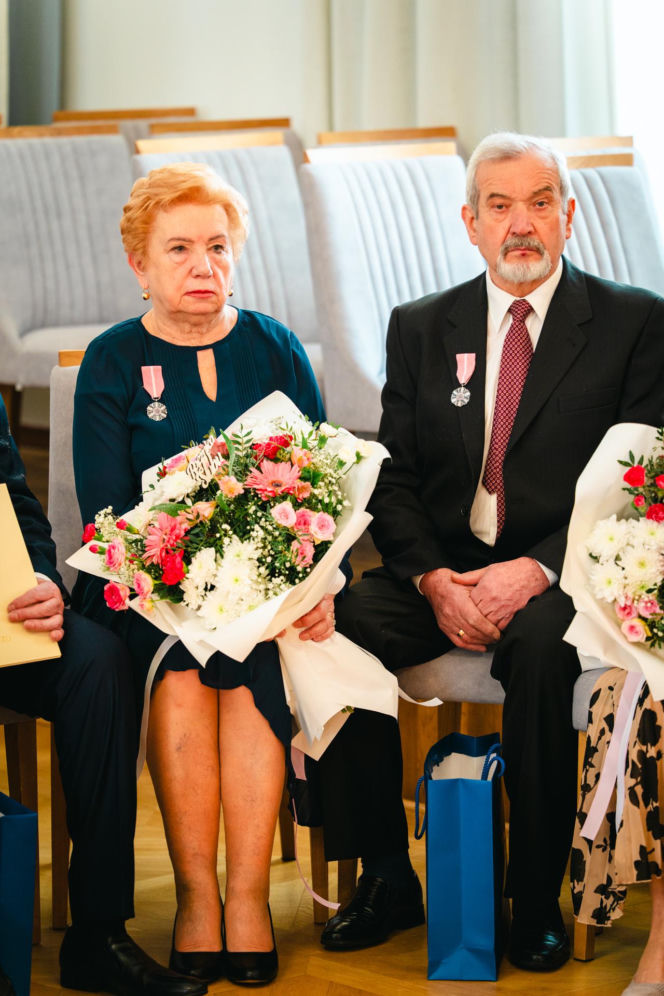 Złoty Gody par małżeńskich w Siedlcach - wręczenie pamiątkowych medali