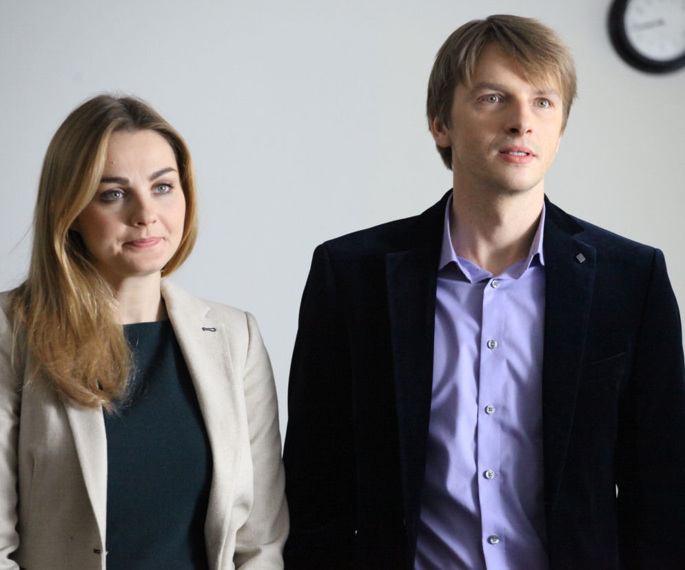 PRZYJACIÓŁKI 2 sezon odc. 20. INGA (Małgorzata Socha), ANDRZEJ (Adam Krawczyk), 