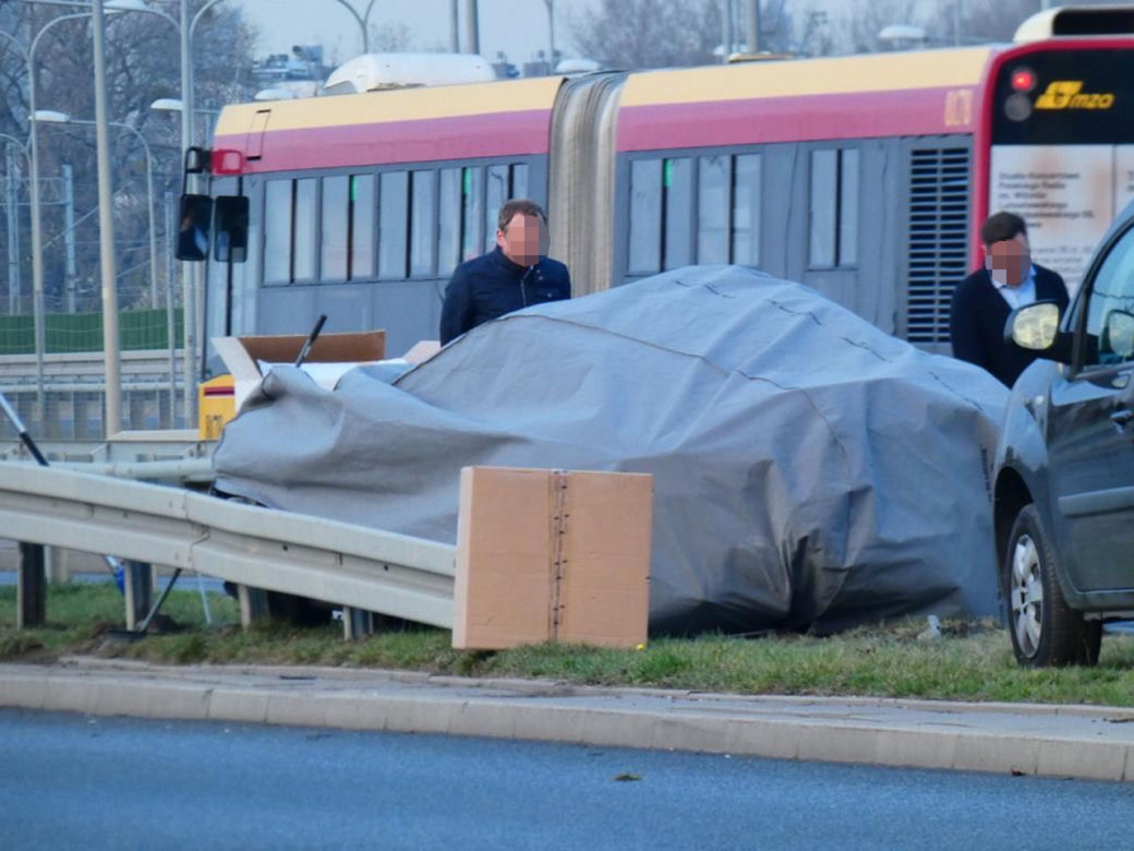 Warszawa, Włochy. Roztrzaskał samochód za 2 miliony złotych. Auto dopiero co wyjechało z salonu!