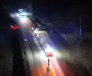 Koszmar na DK 50. 11-latka nie żyje. W auto wbiło się drzewo z ciągnika