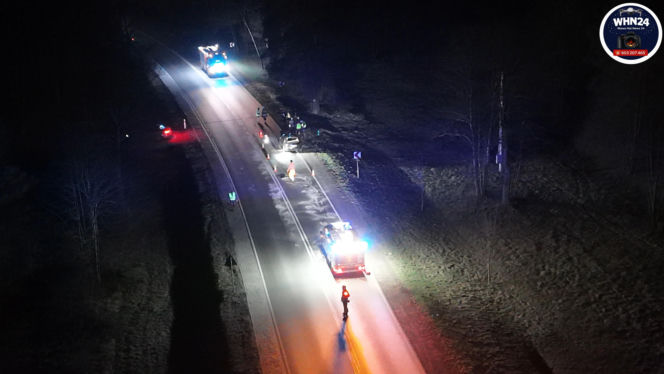 Koszmar na DK 50. 11-latka nie żyje. W auto wbiło się drzewo z ciągnika