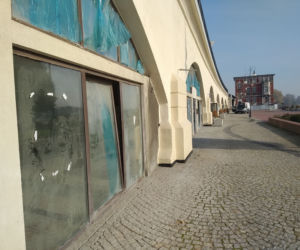 Coraz bliżej do zakończenia remontu. Sprawdziliśmy co się dzieje pod niszami. 