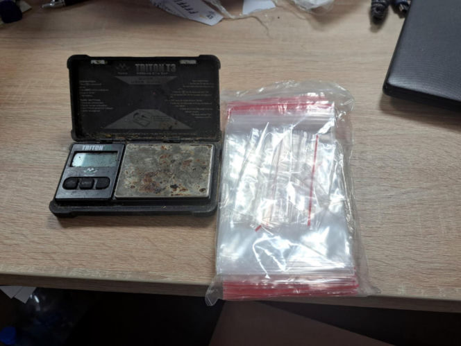 Syn ukrywał narkotyki u matki. Hurtowe ilości mefedronu i LSD trzymał w płatkach śniadaniowych