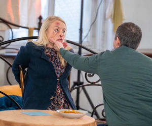 Pierwsza miłość, odcinek 4148. Emilka (Anna Ilczuk), psychol Mateusz (Lesław Żurek)