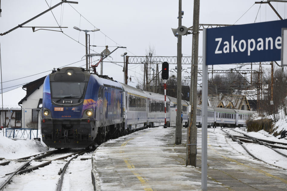 Gwiazdy TVP przyjechały pociągiem do Zakopanego