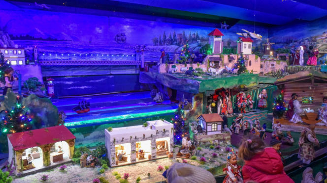 Ruchoma szopka bożonarodzeniowa w kościele zakonu Redemptorystów o. Rydzyka