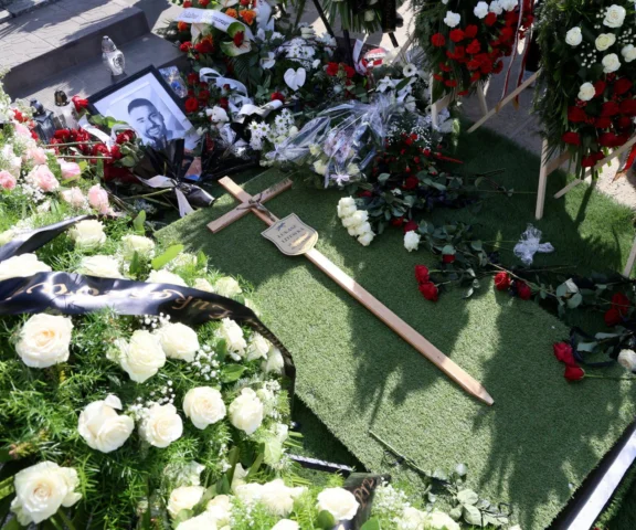 Łukasz Litewka spoczął obok bohatera „Ludzi bezdomnych”