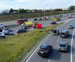 Śmigłowiec LPR na S8. Kobieta potrącona po wyjściu z auta