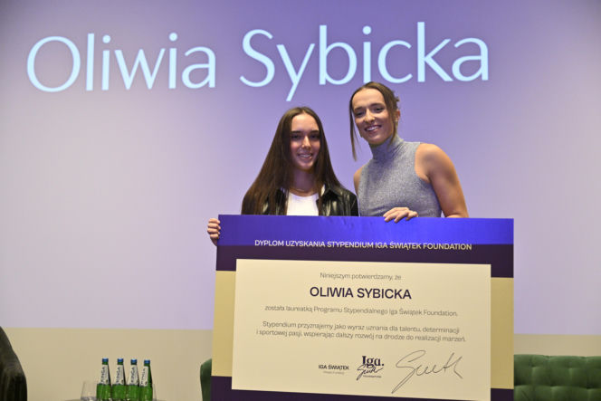Iga Świątek rozdała stypendia