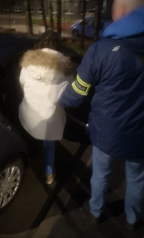 Pocięła Adama jego maczetą, bo miał bałagan
