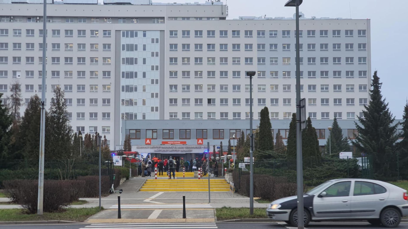 Akcja służb w Narodowym Instytucie Onkologii w Warszawie. Mamy zdjęcia