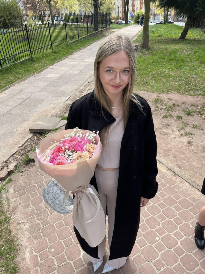 Dzień pełen emocji i wzruszeń. Maturzyści Baczyńskiego w Starachowicach żegnają szkołę