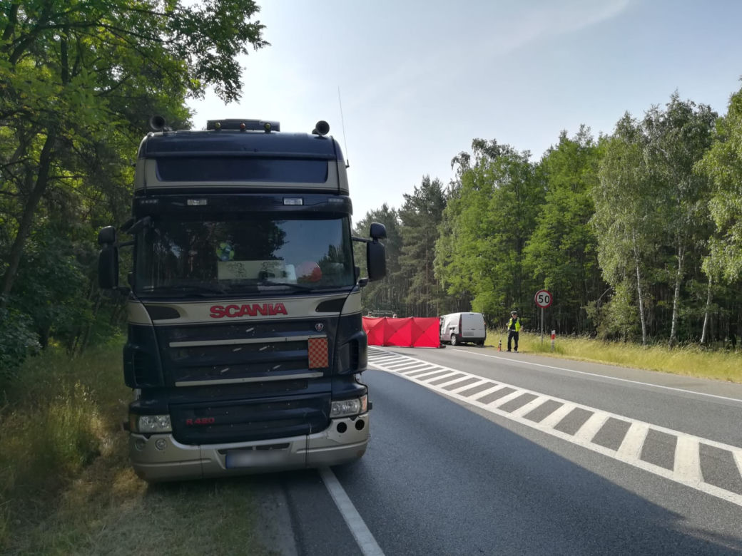 Koszmarny wypadek na DK nr 10 koło Cierpic. Nie żyje 55-letni kierowca