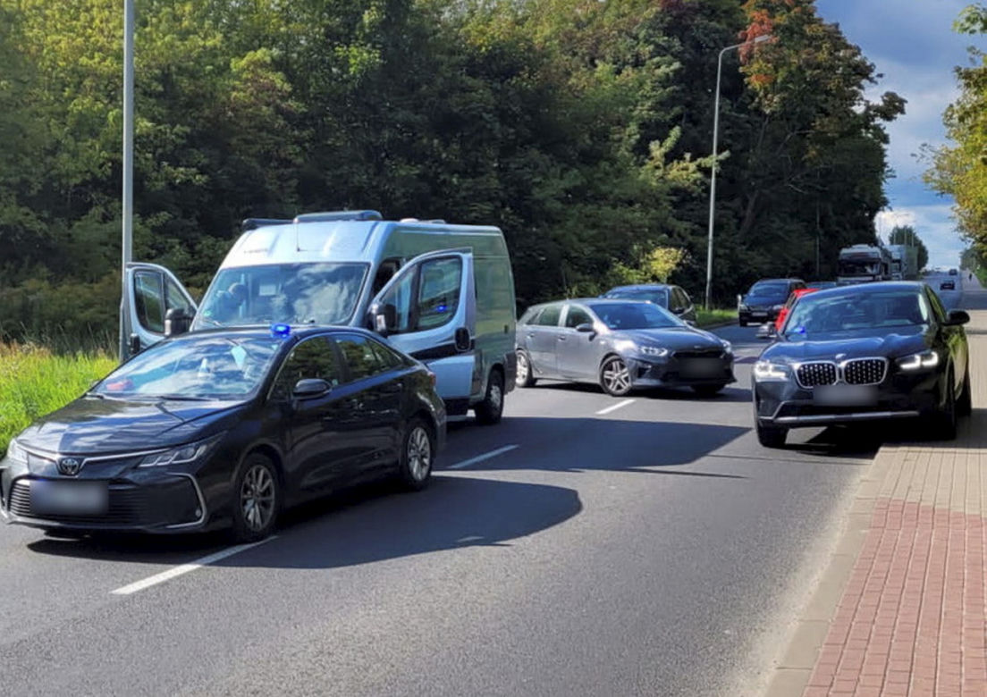  Warszawa. Policjanci odzyskali dwa kampery skradzione w Niemczech. Zatrzymano pięciu złodziei!