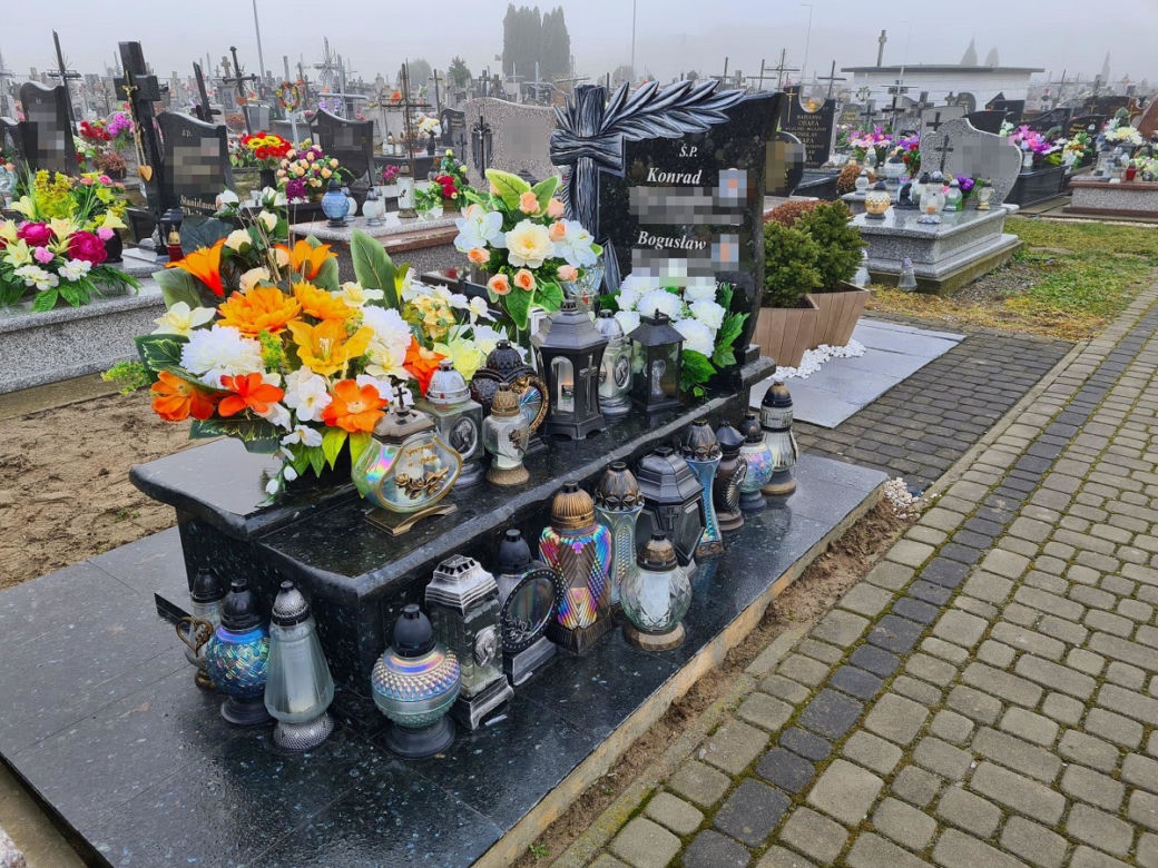Groby 5 młodych ludzi, którzy zginęli w Boże Narodzenie w Tryńczy [ZDJĘCIA]