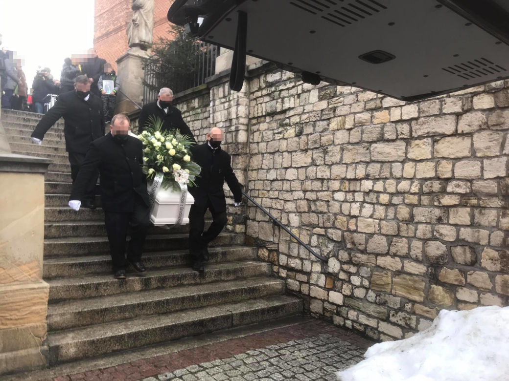 Ciężarną 13-latkę zabił jej 15-letni chłopak. Pogrzeb Patrycji z Bytomia [RELACJA Z UROCZYSTOŚCI]