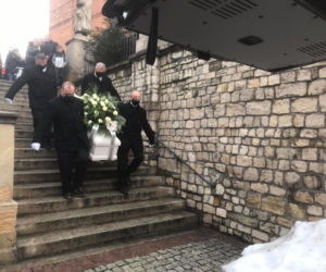 Ciężarną 13-latkę zabił jej 15-letni chłopak. Pogrzeb Patrycji z Bytomia [RELACJA Z UROCZYSTOŚCI]