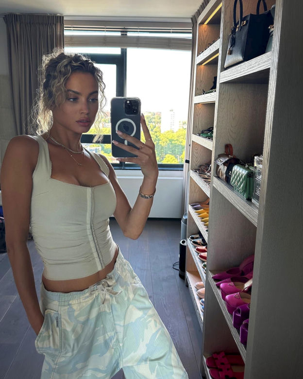 Oto nowa dziewczyna DiCaprio! Rose Bertram ma aż 28 lat