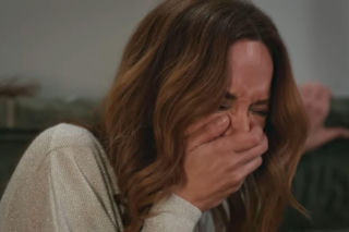 Wichrowe wzgórze: Halil wyrzuca Songul na bruk, a ciąża Selmy dzieli rodzinę