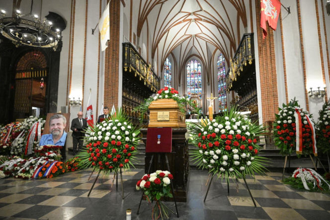 Alaksandr Milinkiewicz spoczął na warszawskich Powązkach