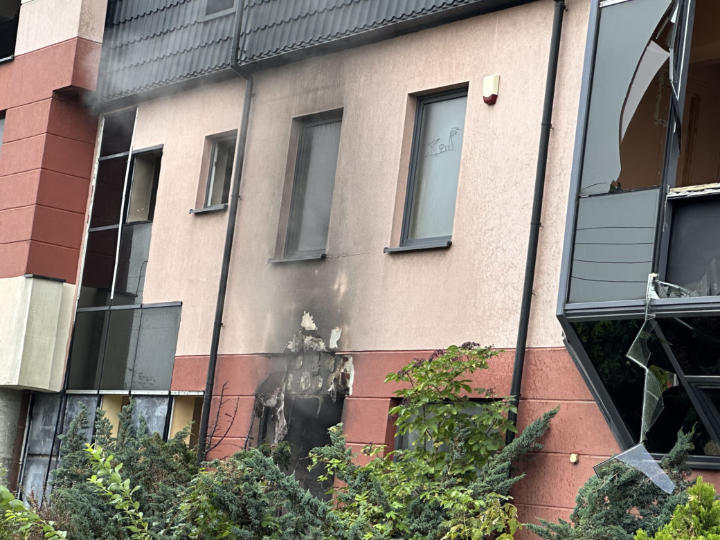 Tragedia podczas libacji. Pili alkohol, nagle buchnęły płomienie. Dwie osoby w szpitalu, jedna zatrzymana