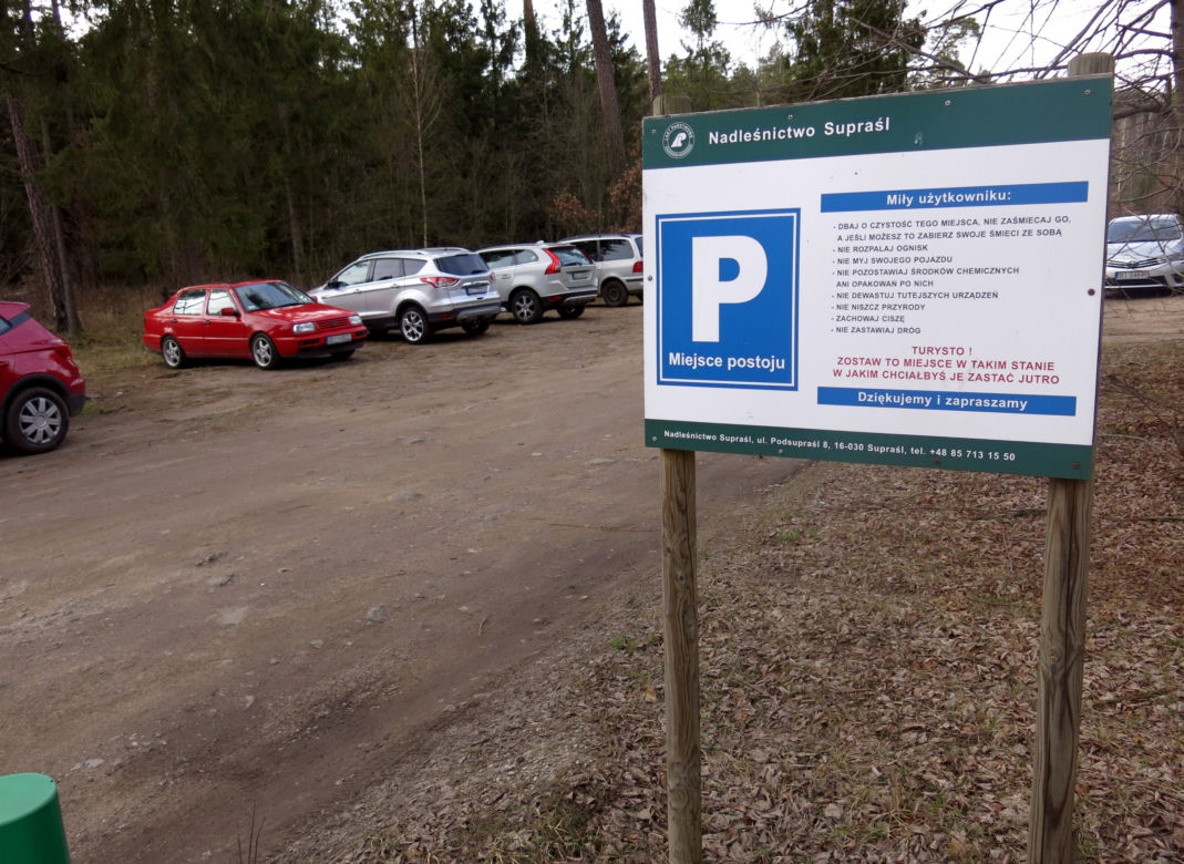 Parking leśny w okolicach Supraśla