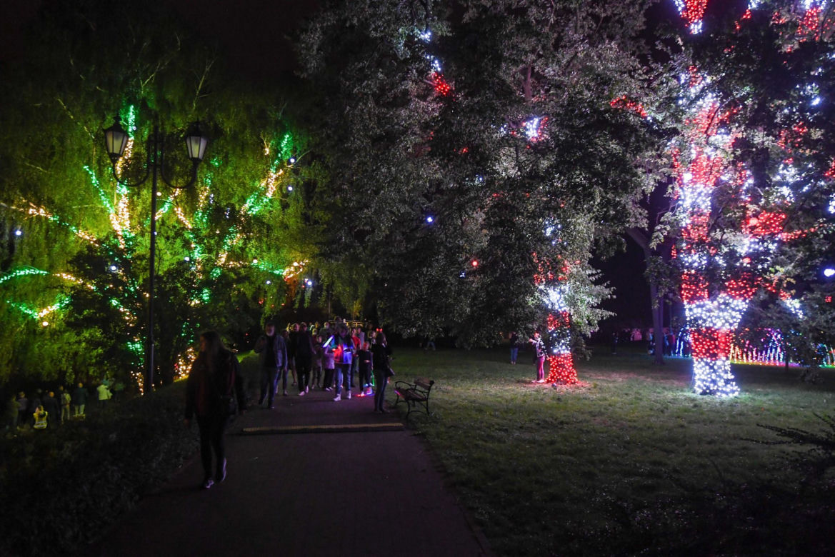 Festiwal Skyway skromniejszy niż poprzednie edycje. Tłumy zwiedzających mimo kiepskiej pogody.