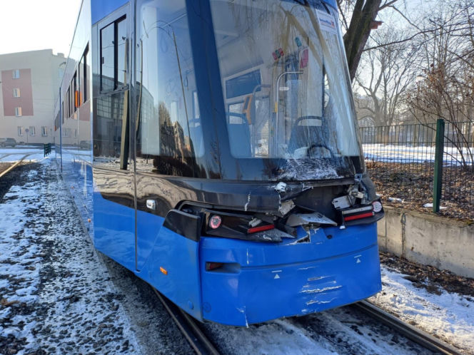 Zderzenie tramwajów w Krakowie. Są ranni i ogromne utrudnienia w ruchu