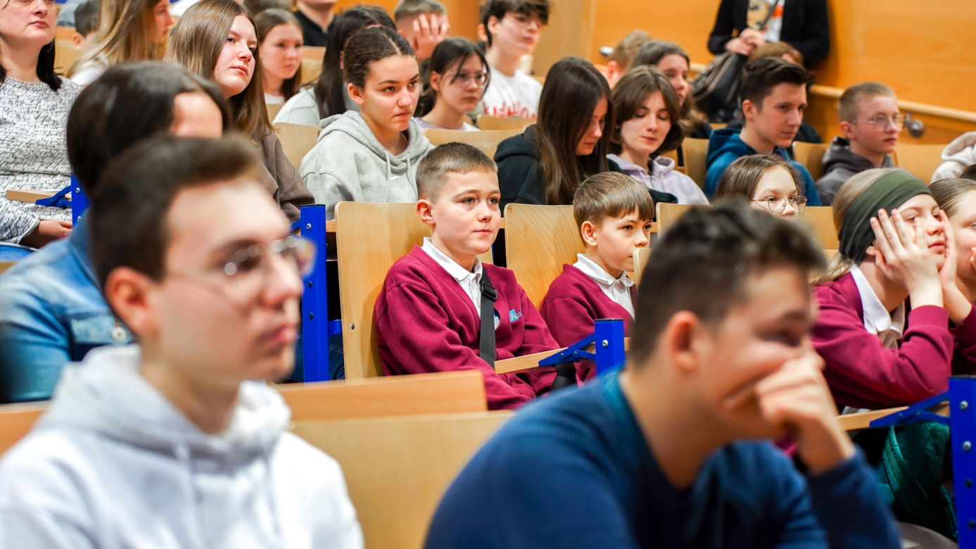 Uczniowie siedleckich szkół spędzili pierwszy dzień wiosny w murach uczelni wyższej