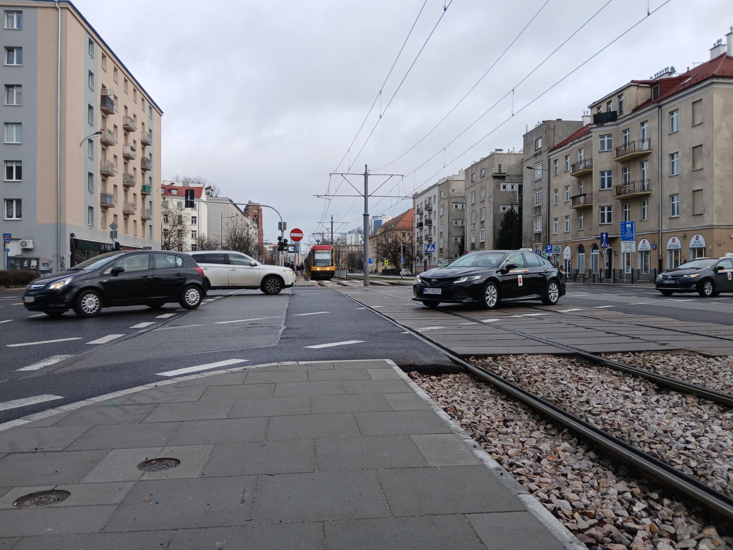 Skrzyżowanie ulic Grójeckiej, Wawelskiej i Kopińskiej w Warszawie