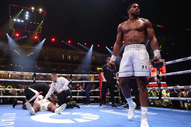 Anthony Joshua zarobi fortunę za walkę z YouTuberem. Chora stawka w grze! 