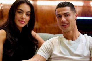 Cristiano Ronaldo wyrolował paparazzi i gapiów, a potem się z nich naśmiewał! Czekali na jego ślub na Maderze
