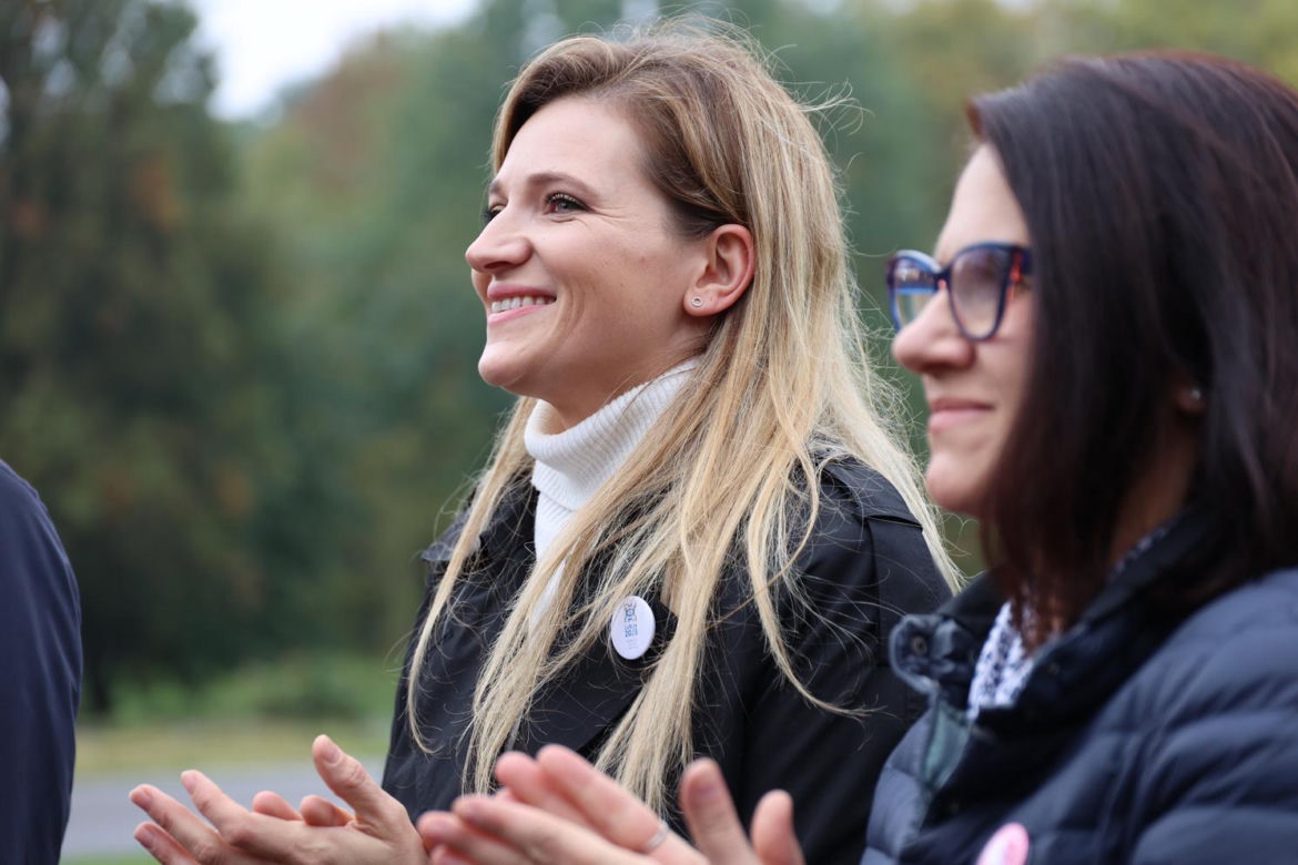 Uroczyste odsłonięcie tablicy al. Europejskiej Stolicy Młodzieży Lublin 2023 i zakopanie kapsuły czasu w Parku Ludowym