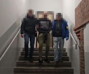 Uderzył i kopnął w twarz 90-latkę. Zwyrodnialec w rękach policji