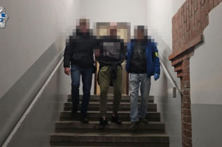 Uderzył i kopnął w twarz 90-latkę. Zwyrodnialec w rękach policji