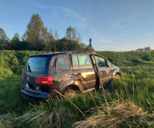 PILNE! Groźny wypadek na DK 42 w Wąchocku. Jedna osoba w szpitalu