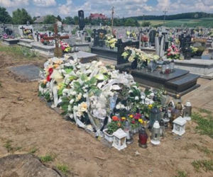 Bystrowice. Grób druha Damiana [ZDJĘCIA]