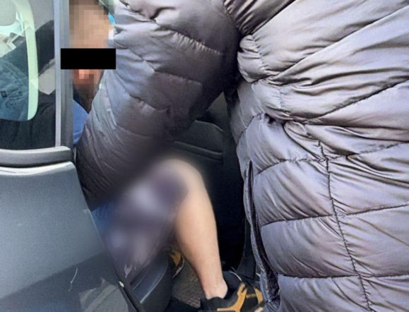 Brutalny atak na osiedlu w Wejherowie. Skatował kobietę, poszkodowana trafiła do szpitala