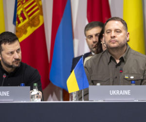 Zełenski przyjął dymisję szefa kancelarii. W tle ogromna afera