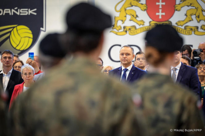Nawrocki odwiedził swoje LO
