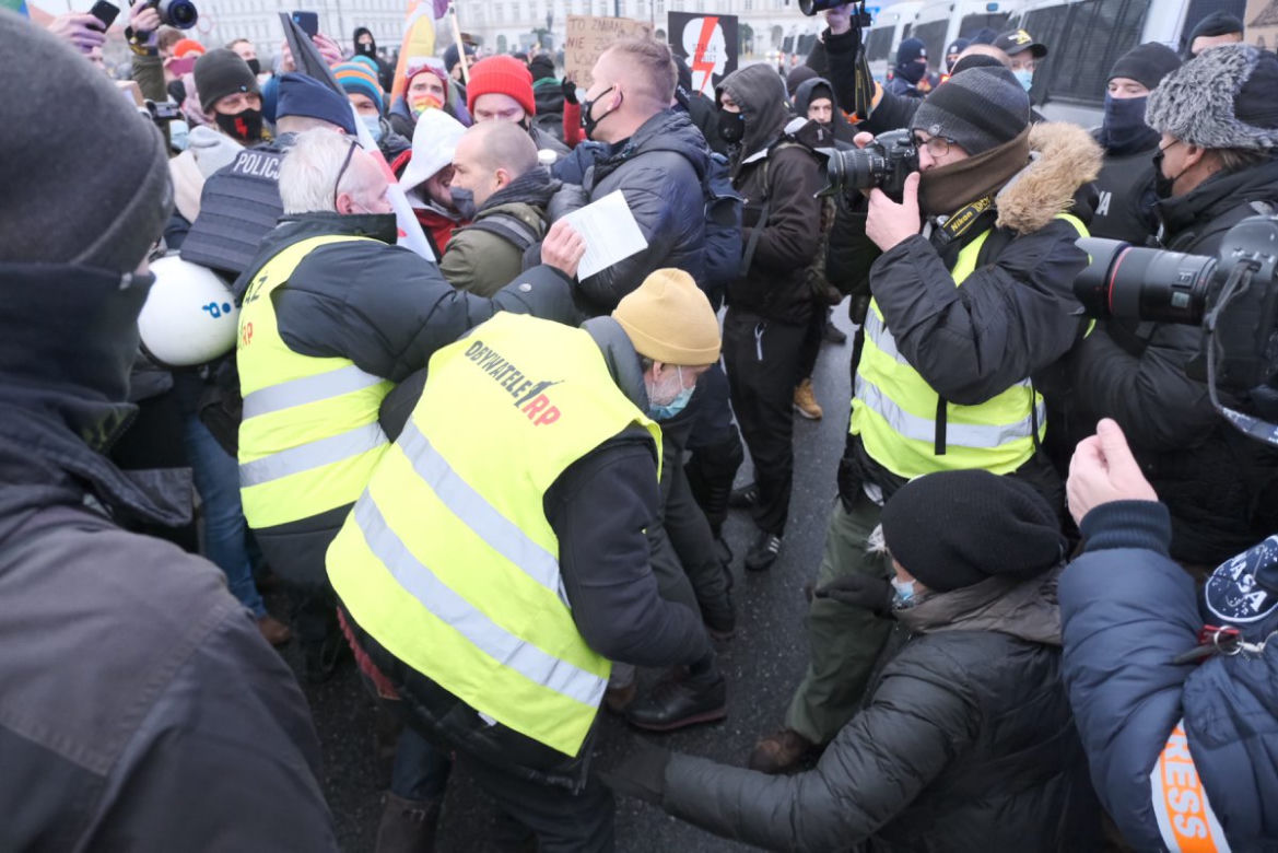 Starcie policji z uczestnikami protestu