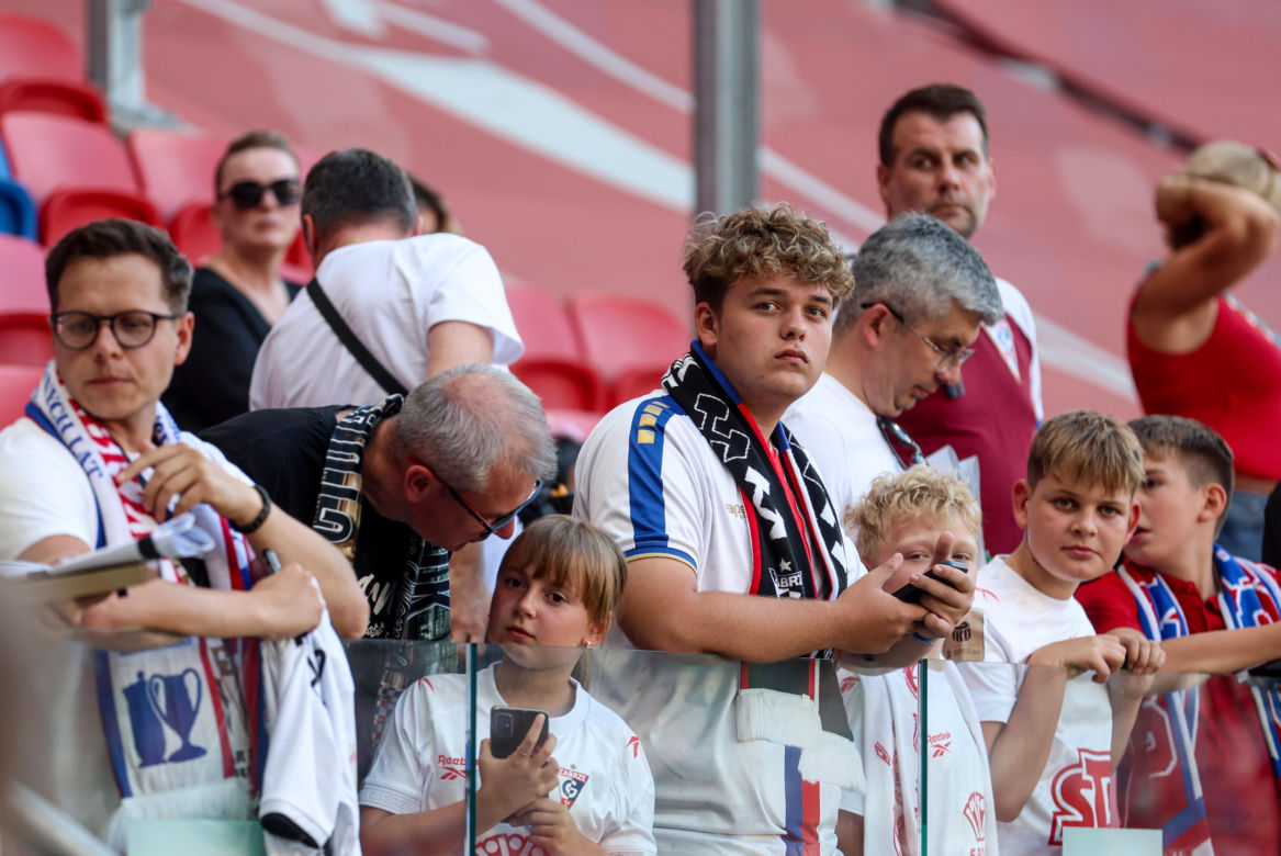 Zobaczcie zdjęcia kibiców z meczu Górnik - Fenerbahce i krótkie podsumowanie środowego spotkania na se.pl